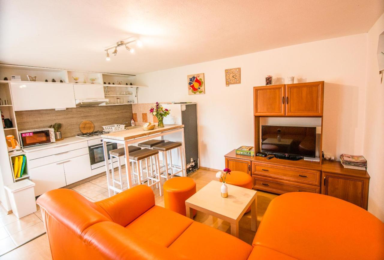 Malovany Dvorecek Dolní Dunajovice Extérieur photo