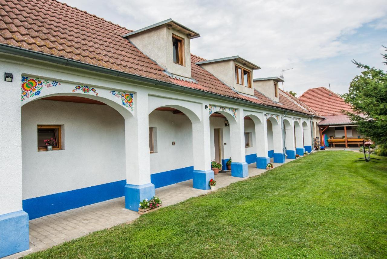 Malovany Dvorecek Dolní Dunajovice Extérieur photo