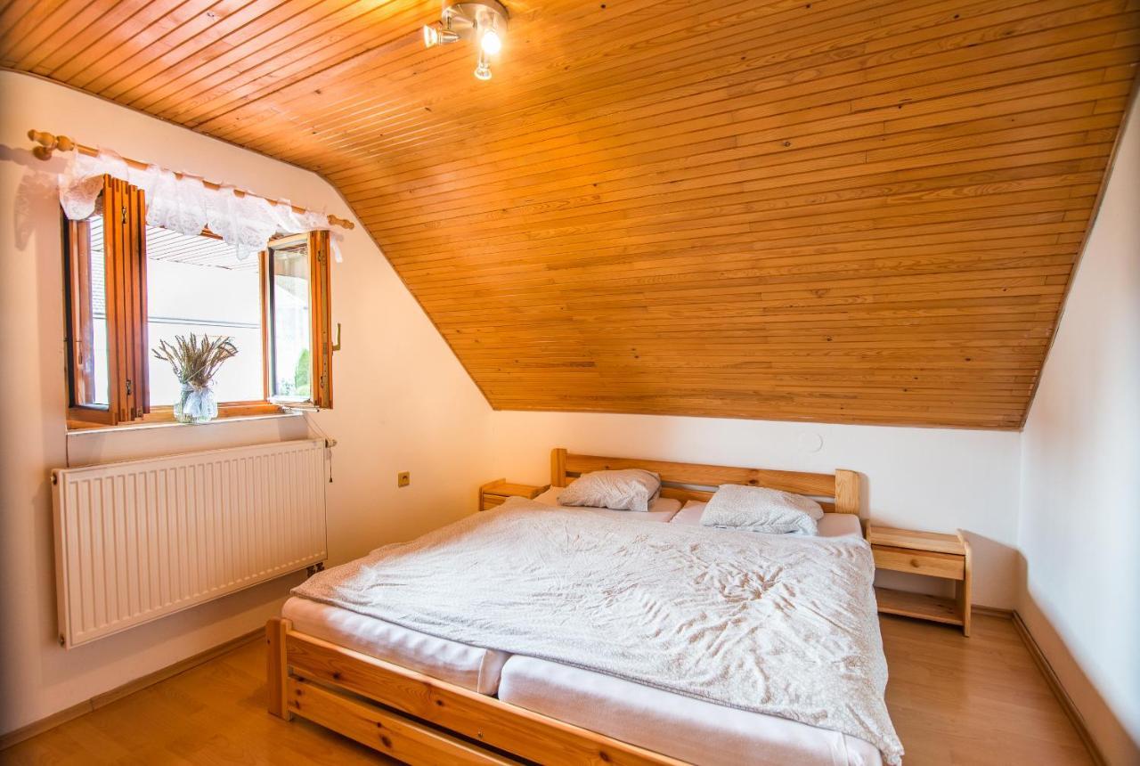 Malovany Dvorecek Dolní Dunajovice Extérieur photo