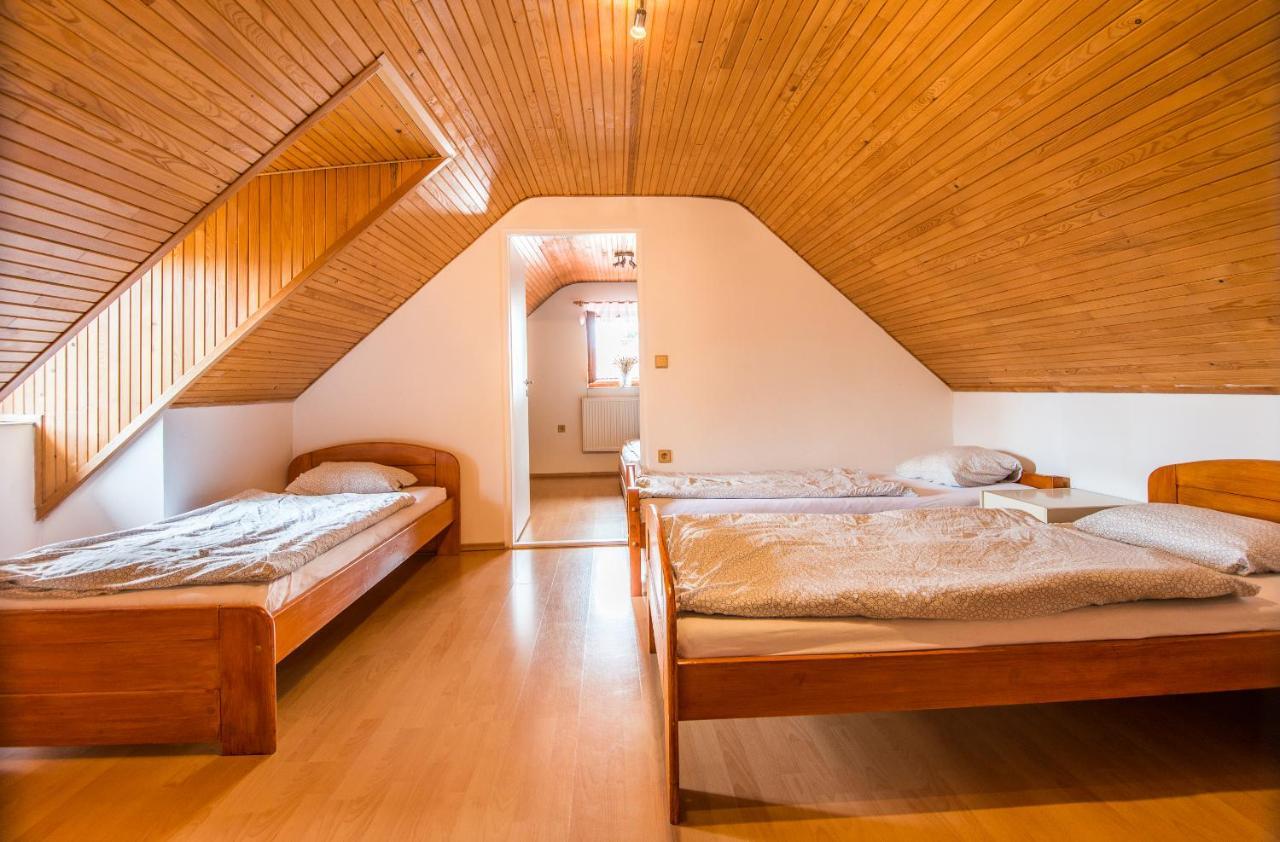 Malovany Dvorecek Dolní Dunajovice Extérieur photo